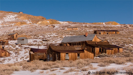 Larger view of right section of photo of Bodie mine